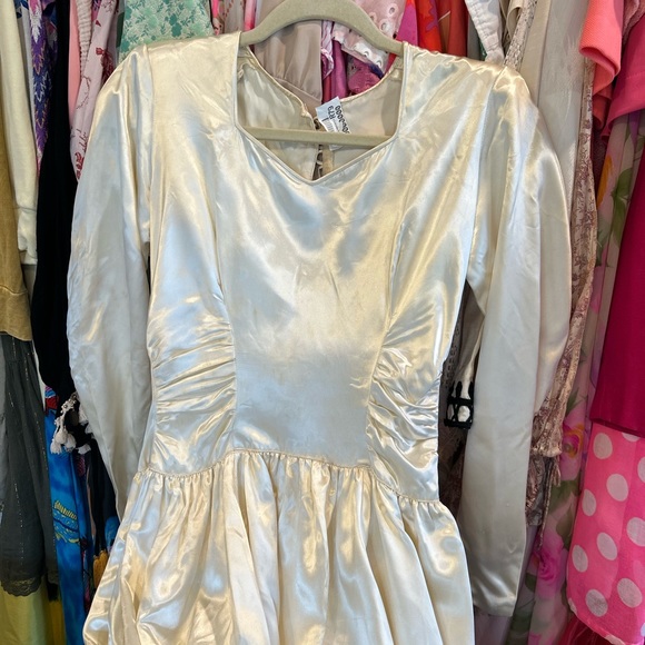 Antique 1930s Wedding Gown - Picture 6 of 17